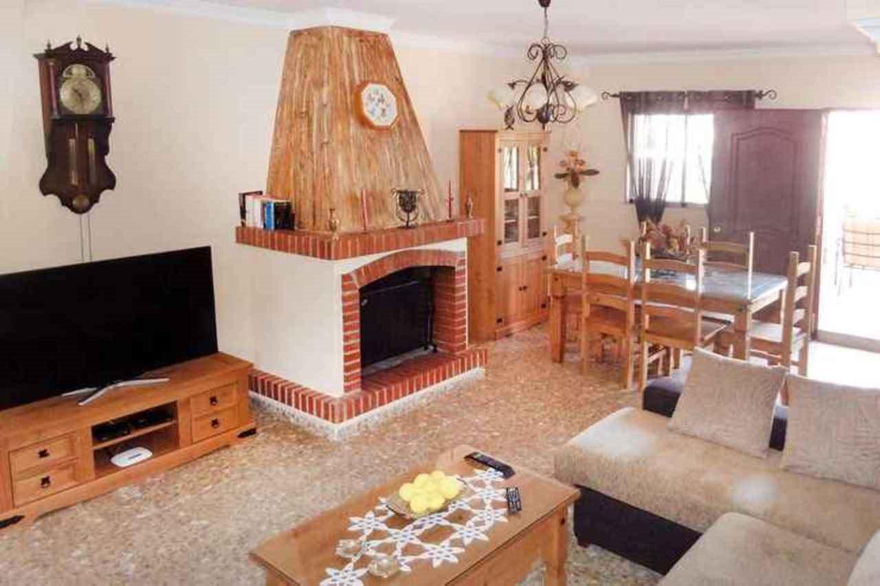 Villa Alvarez Nerja Bagian luar foto